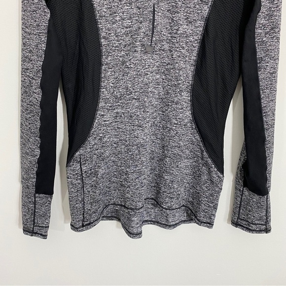 Athleta XS Run Wild Colorblock Half Zip Pullover Long Sleeve Top Gray‎ Black - Picture 4 of 10